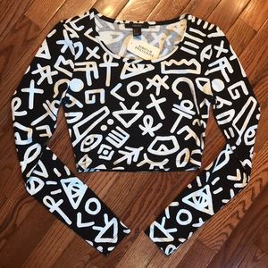 Black and white printed crop top